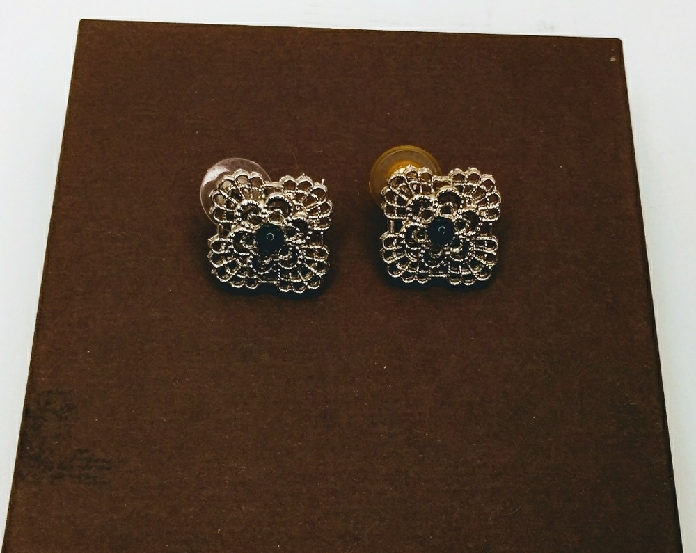 Silver tone filagree post earrings